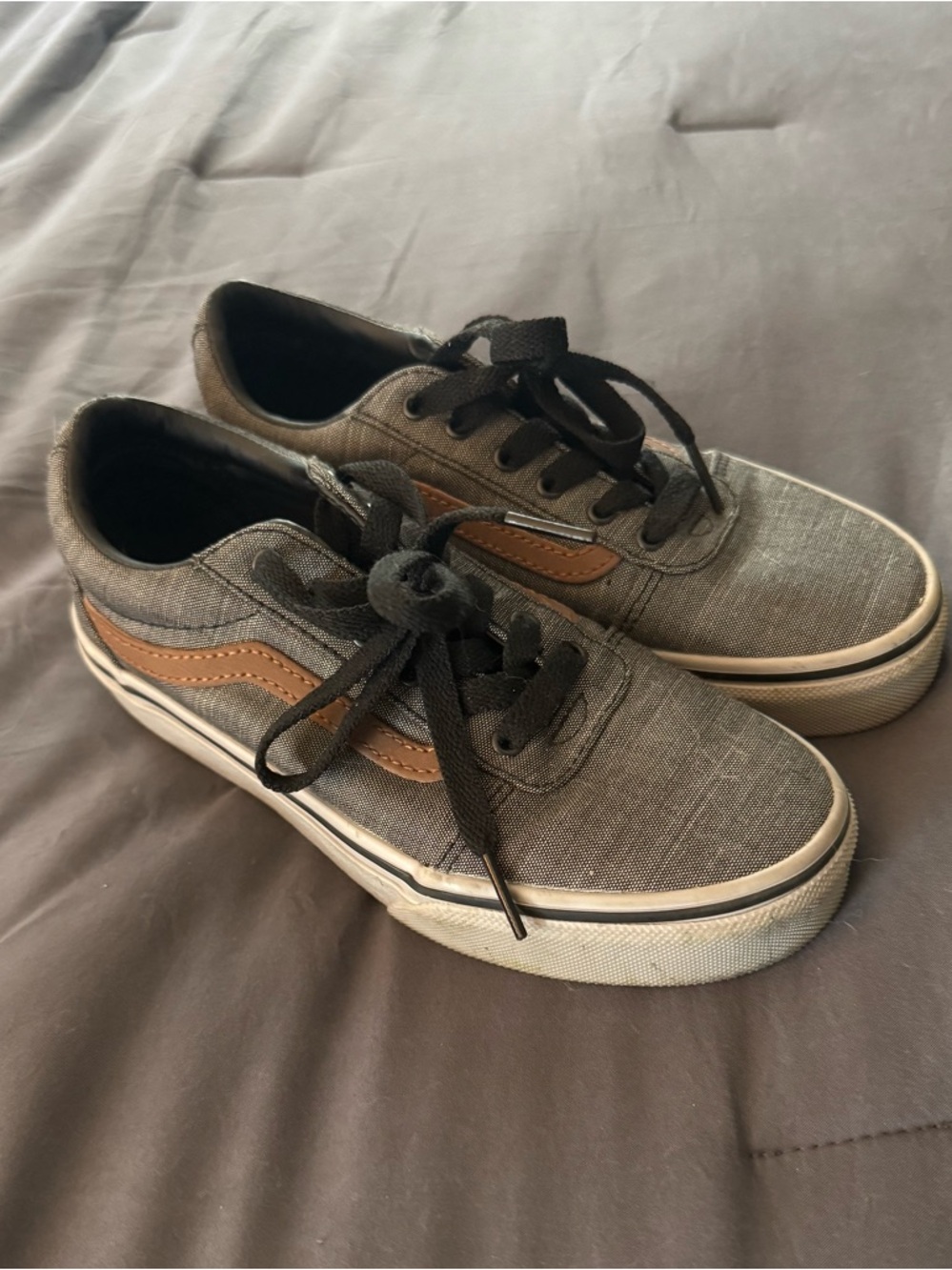 Boys Size 2 Gray Vans